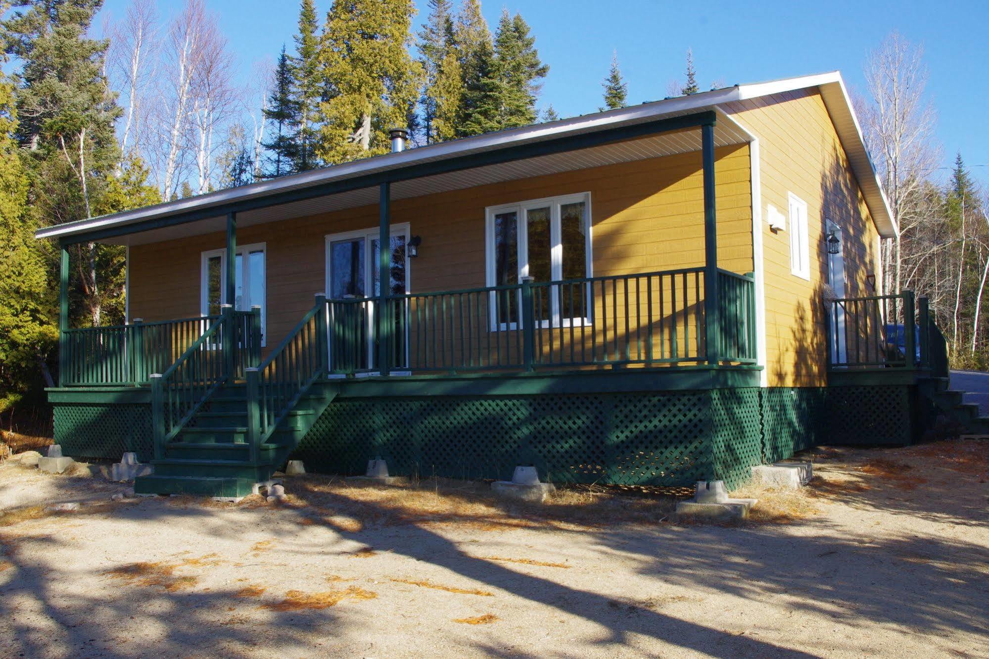 Auberge La Taniere Tadoussac Exterior foto